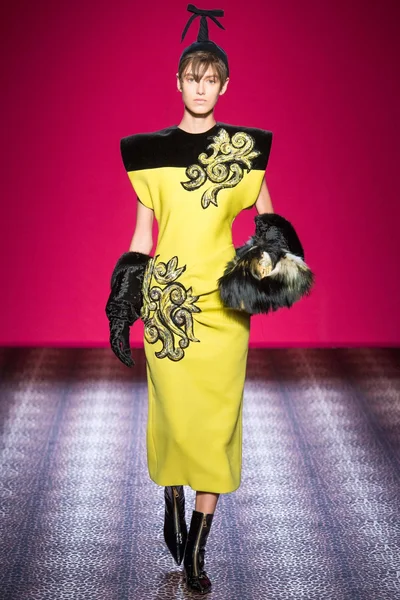 Look 12